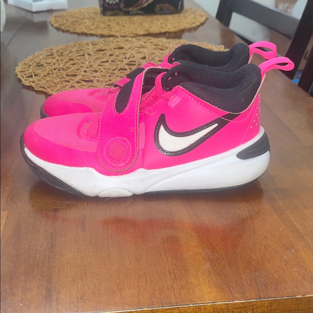 Nike Kids Sneakers in Pink and Black